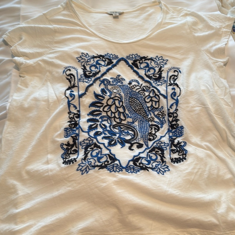 Like New Lucky Brand Embroidered Printed White Top